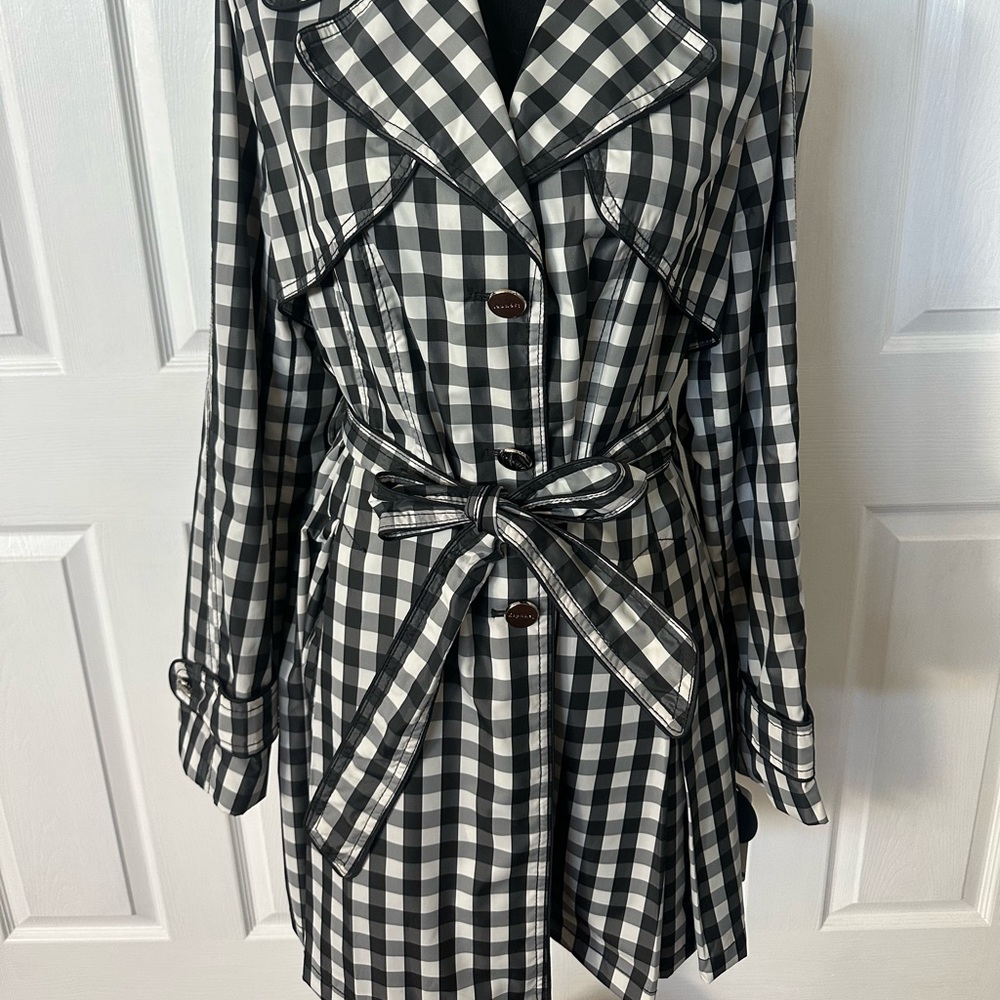 NWOT Laundry jacket. Polyester